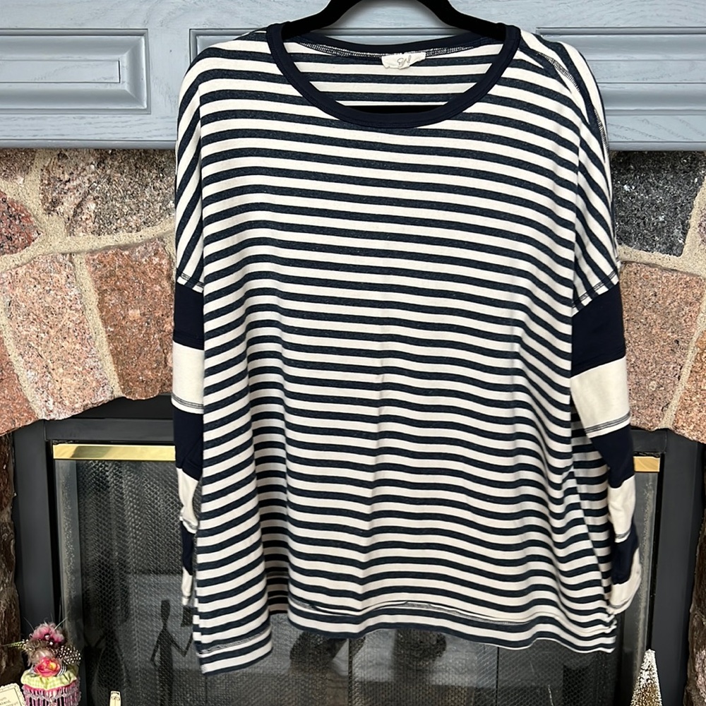 Easel long sleeve top